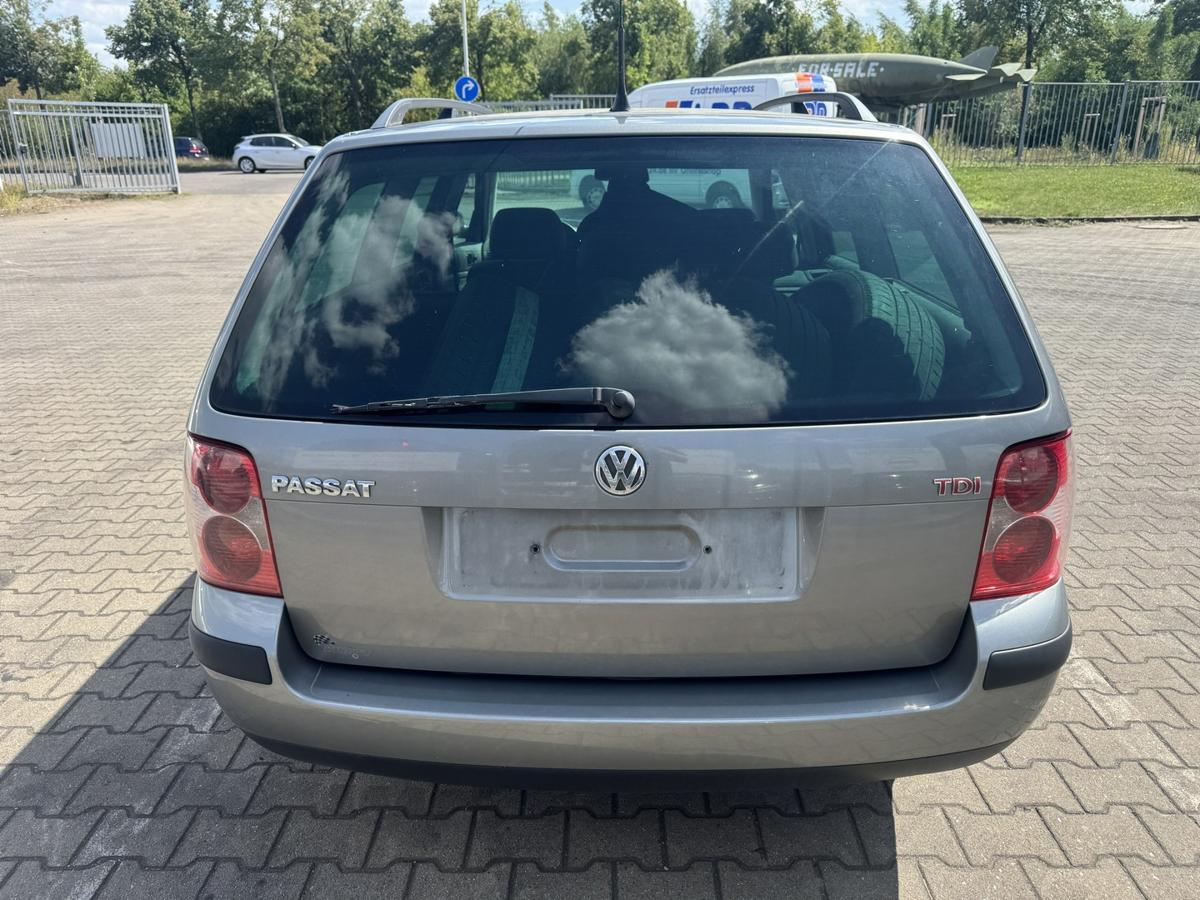 VW Passat 3BG original Stossf&auml;nger Sto&szlig;stange hinten Kombi/Variant LD7W Urban Grey Metallic Bj.2004